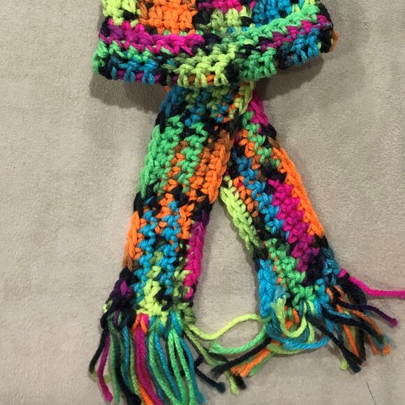 American Girl Doll clothes (or 18" doll) multi-colour hat, and scarf NEW - Picture 3 of 3